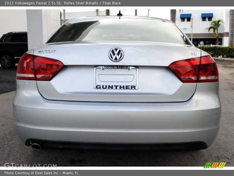 Reflex Silver Metallic / Titan Black 2013 Volkswagen Passat 2.5L SE