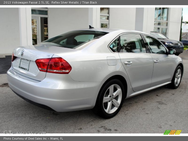 Reflex Silver Metallic / Titan Black 2013 Volkswagen Passat 2.5L SE