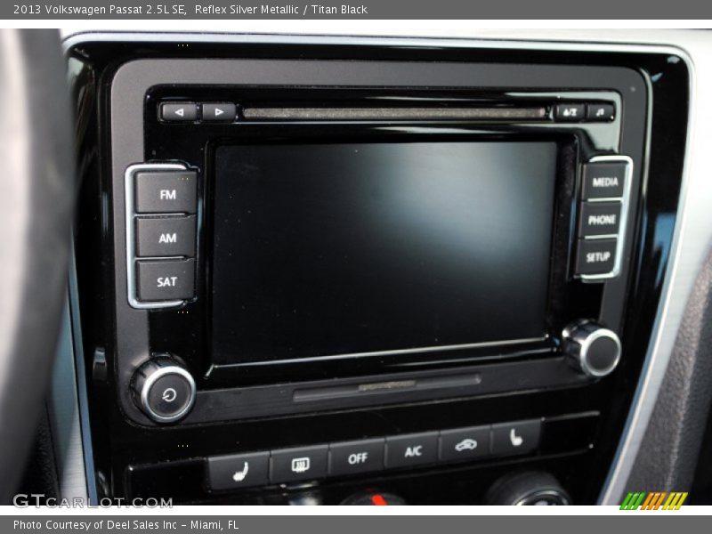 Reflex Silver Metallic / Titan Black 2013 Volkswagen Passat 2.5L SE