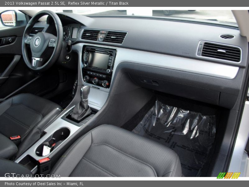 Reflex Silver Metallic / Titan Black 2013 Volkswagen Passat 2.5L SE