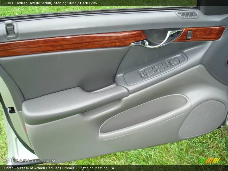 Sterling Silver / Dark Gray 2001 Cadillac DeVille Sedan