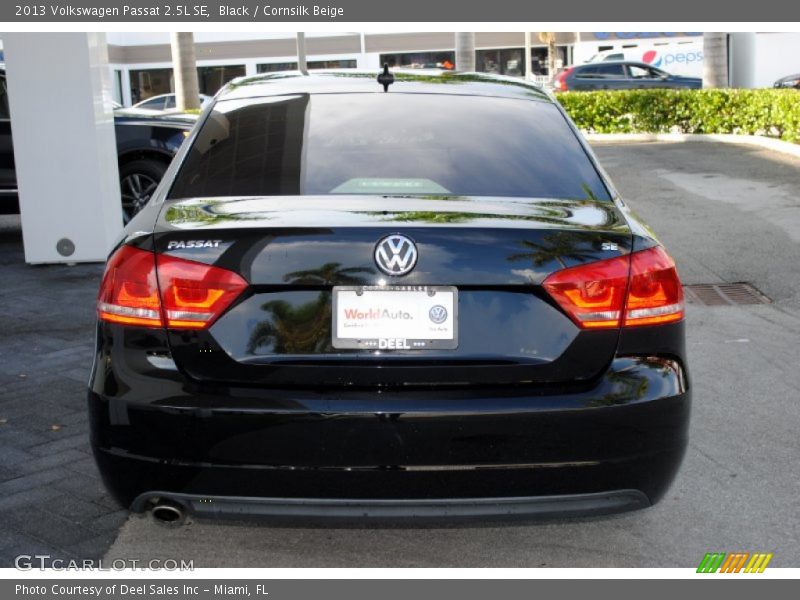 Black / Cornsilk Beige 2013 Volkswagen Passat 2.5L SE