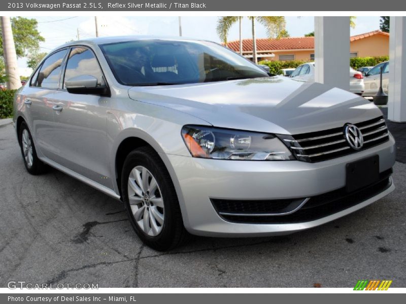 Reflex Silver Metallic / Titan Black 2013 Volkswagen Passat 2.5L S