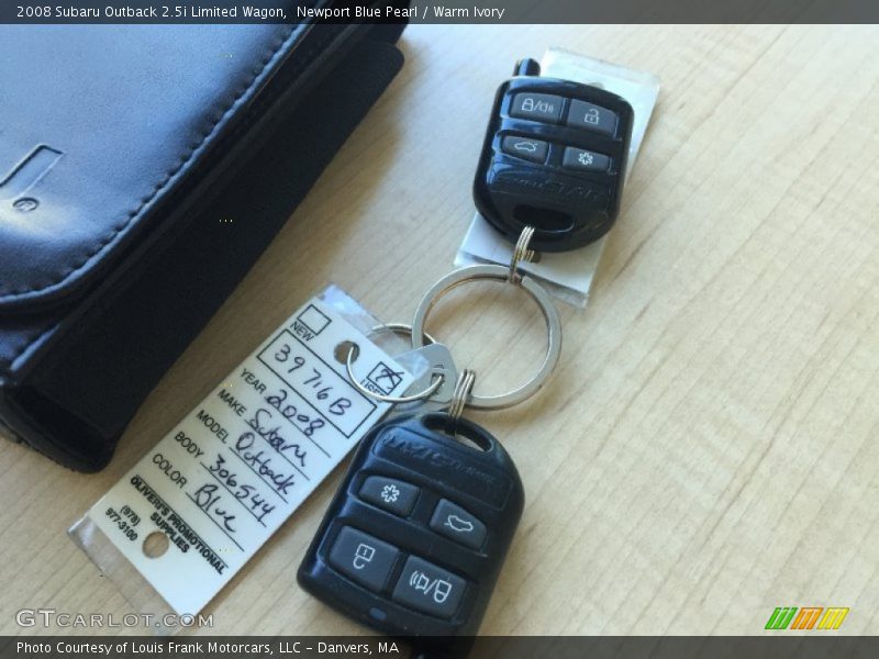 Keys of 2008 Outback 2.5i Limited Wagon