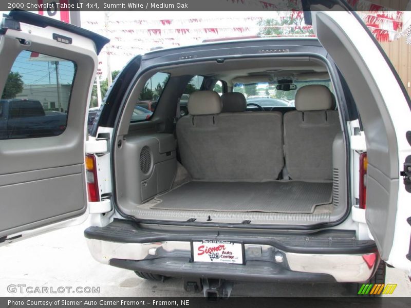 Summit White / Medium Oak 2000 Chevrolet Tahoe LT 4x4