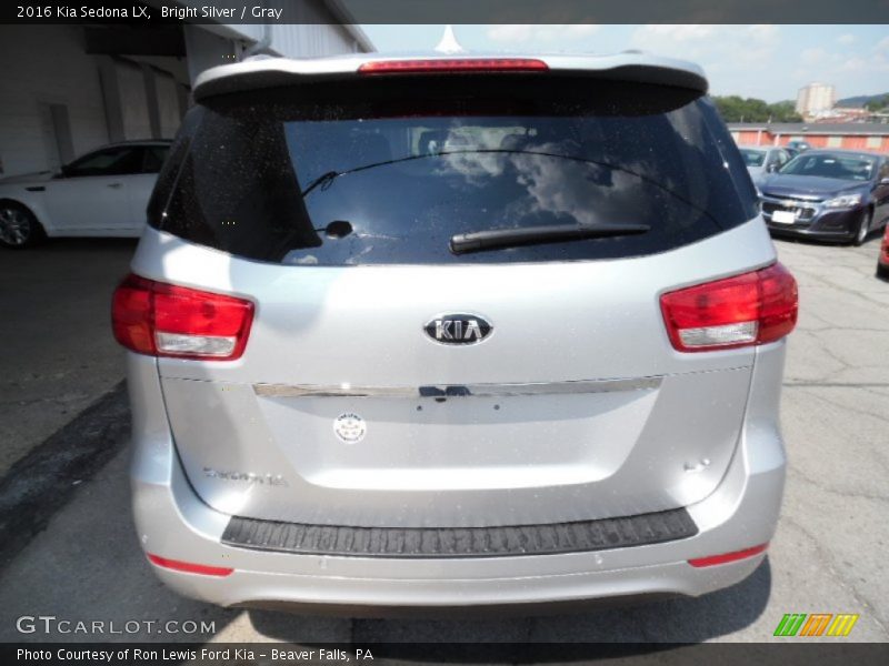 Bright Silver / Gray 2016 Kia Sedona LX