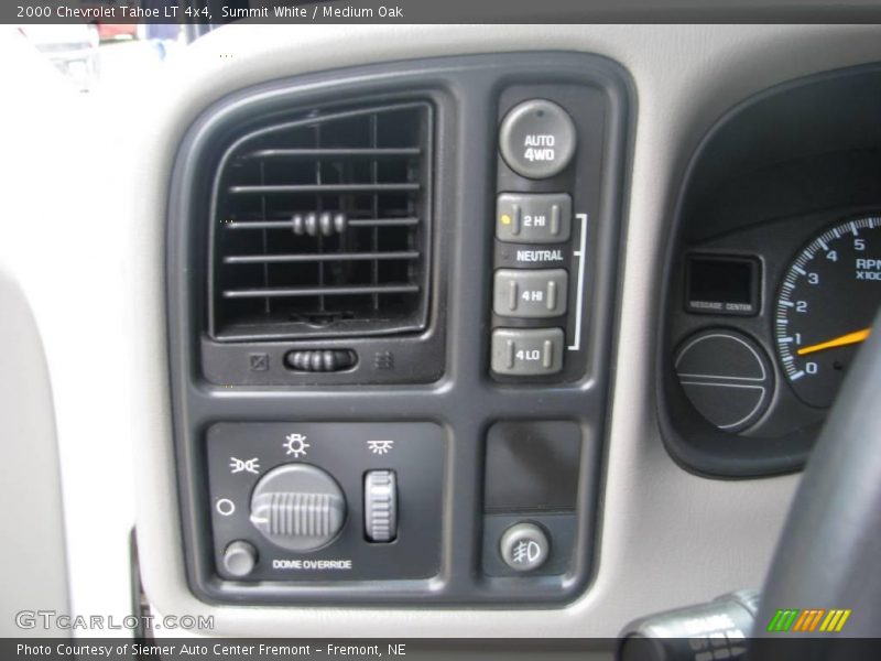 Summit White / Medium Oak 2000 Chevrolet Tahoe LT 4x4