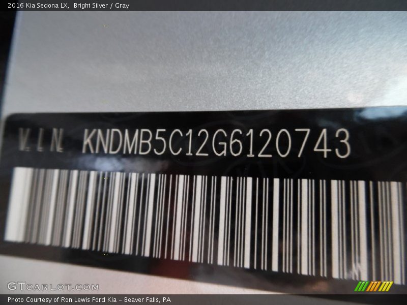 Bright Silver / Gray 2016 Kia Sedona LX