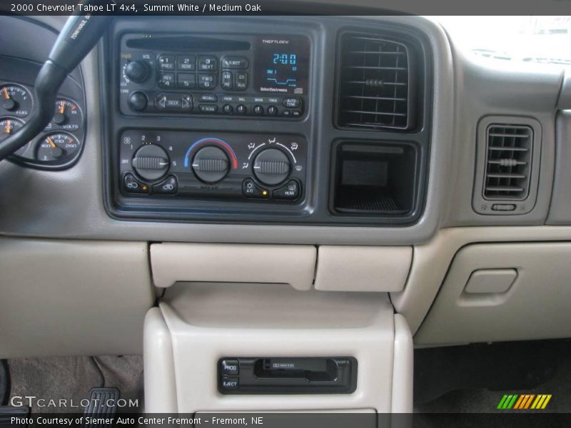 Summit White / Medium Oak 2000 Chevrolet Tahoe LT 4x4
