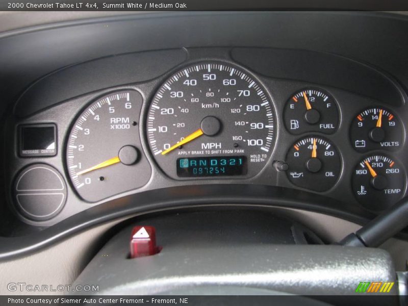 Summit White / Medium Oak 2000 Chevrolet Tahoe LT 4x4