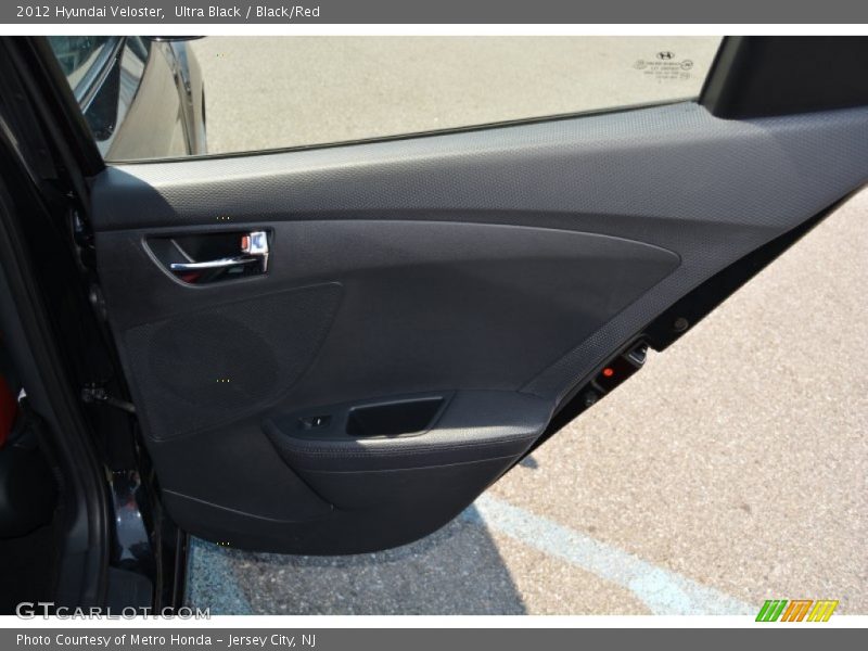 Ultra Black / Black/Red 2012 Hyundai Veloster