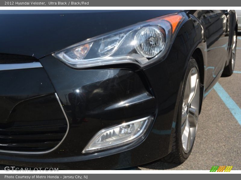 Ultra Black / Black/Red 2012 Hyundai Veloster