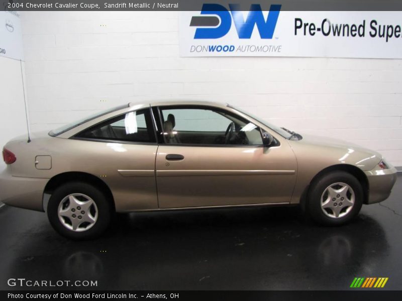 Sandrift Metallic / Neutral 2004 Chevrolet Cavalier Coupe