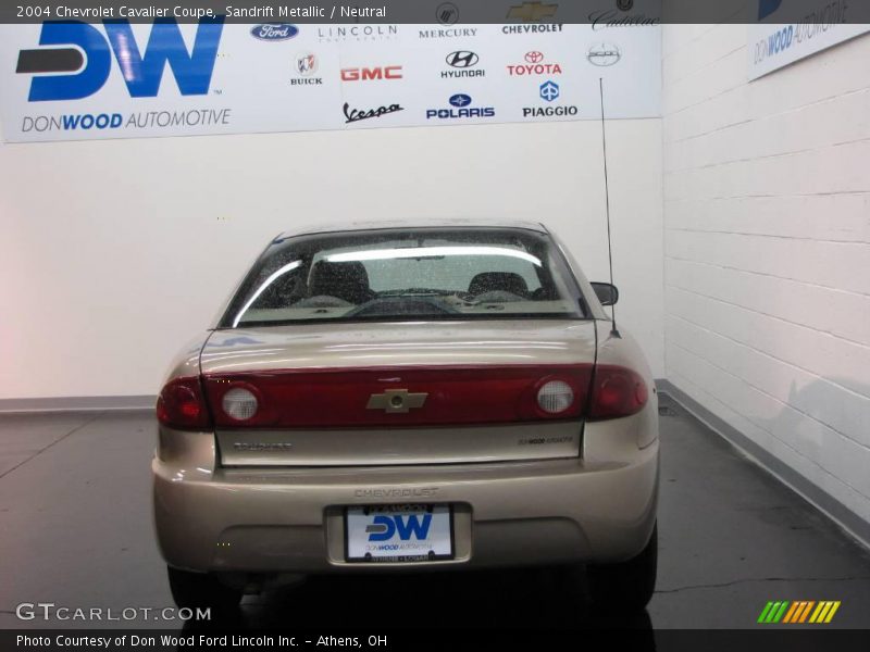 Sandrift Metallic / Neutral 2004 Chevrolet Cavalier Coupe