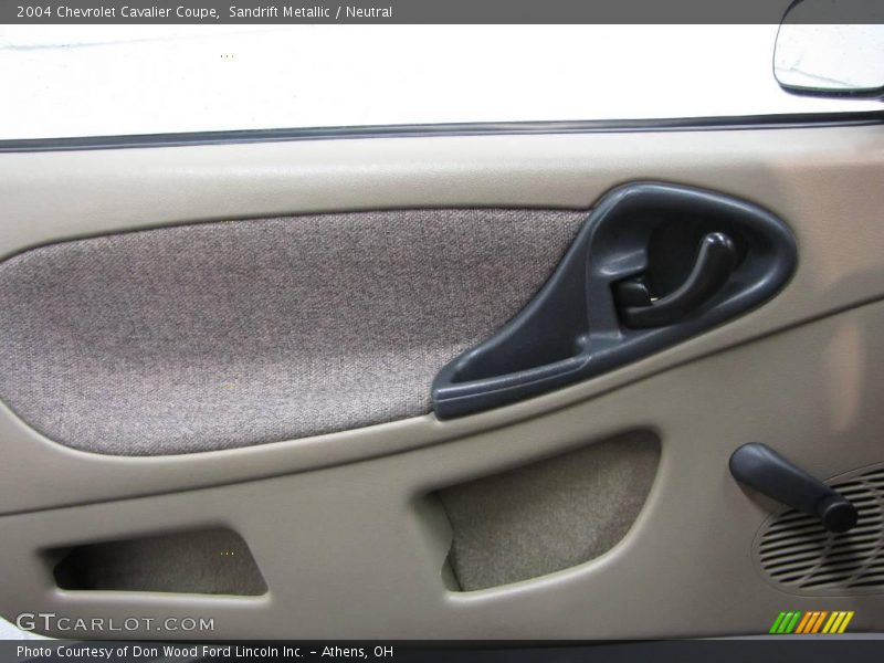 Sandrift Metallic / Neutral 2004 Chevrolet Cavalier Coupe
