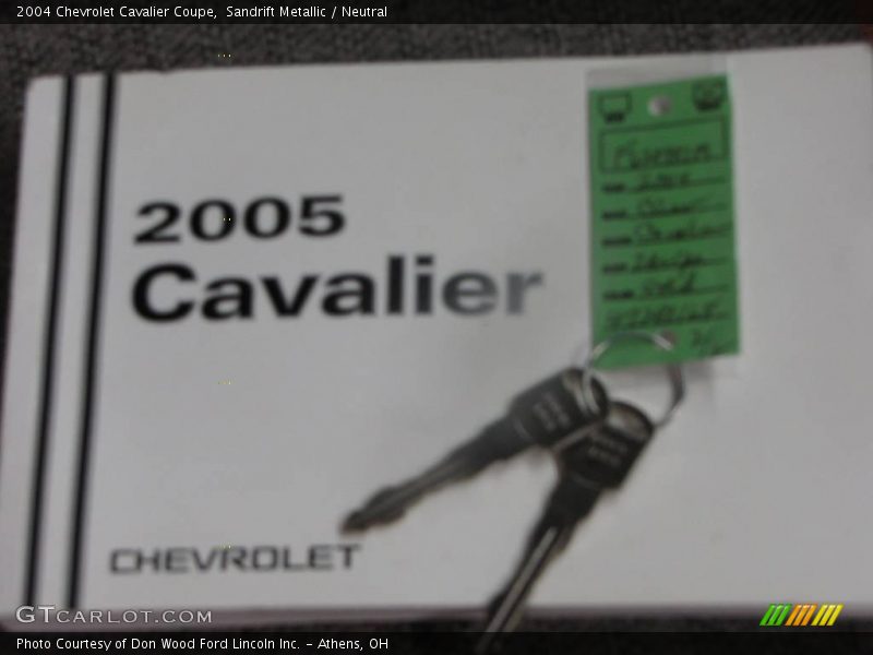 Sandrift Metallic / Neutral 2004 Chevrolet Cavalier Coupe