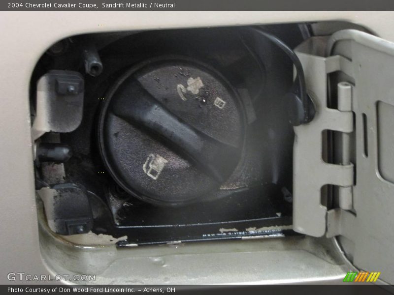 Sandrift Metallic / Neutral 2004 Chevrolet Cavalier Coupe