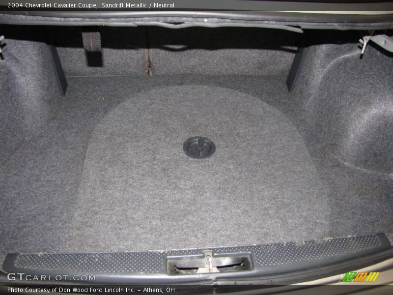 Sandrift Metallic / Neutral 2004 Chevrolet Cavalier Coupe
