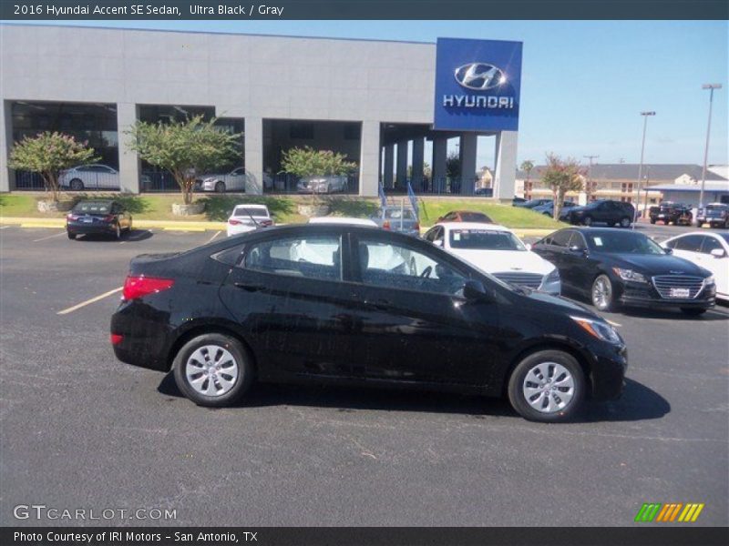 Ultra Black / Gray 2016 Hyundai Accent SE Sedan