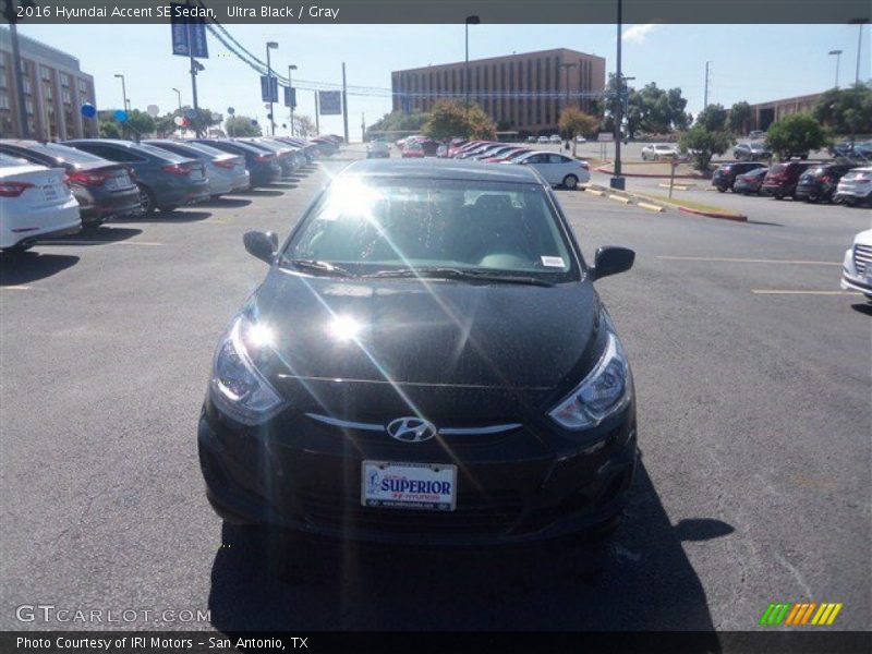 Ultra Black / Gray 2016 Hyundai Accent SE Sedan