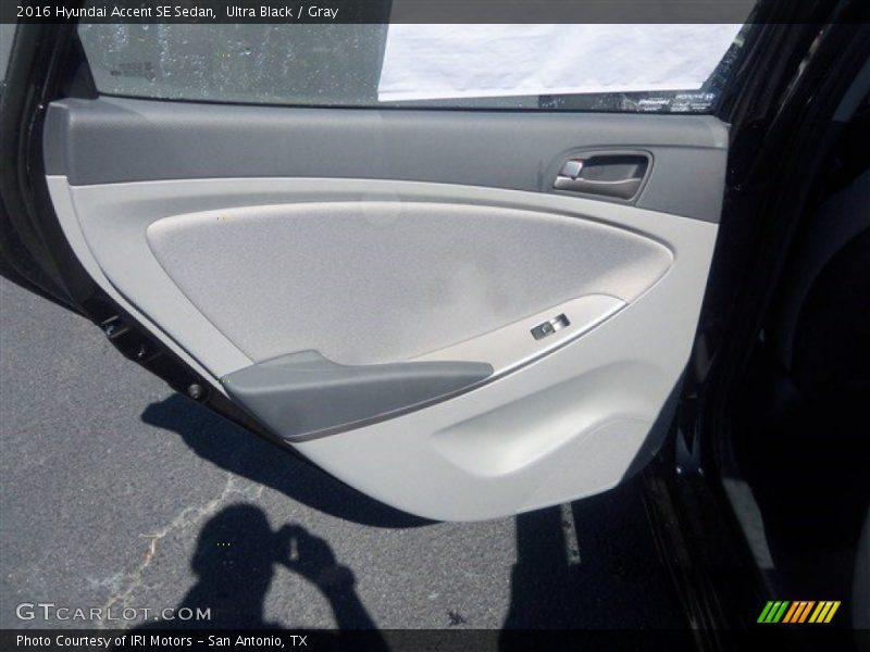 Ultra Black / Gray 2016 Hyundai Accent SE Sedan