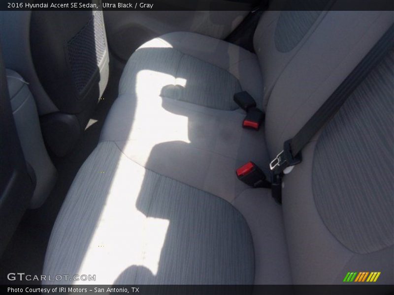 Ultra Black / Gray 2016 Hyundai Accent SE Sedan