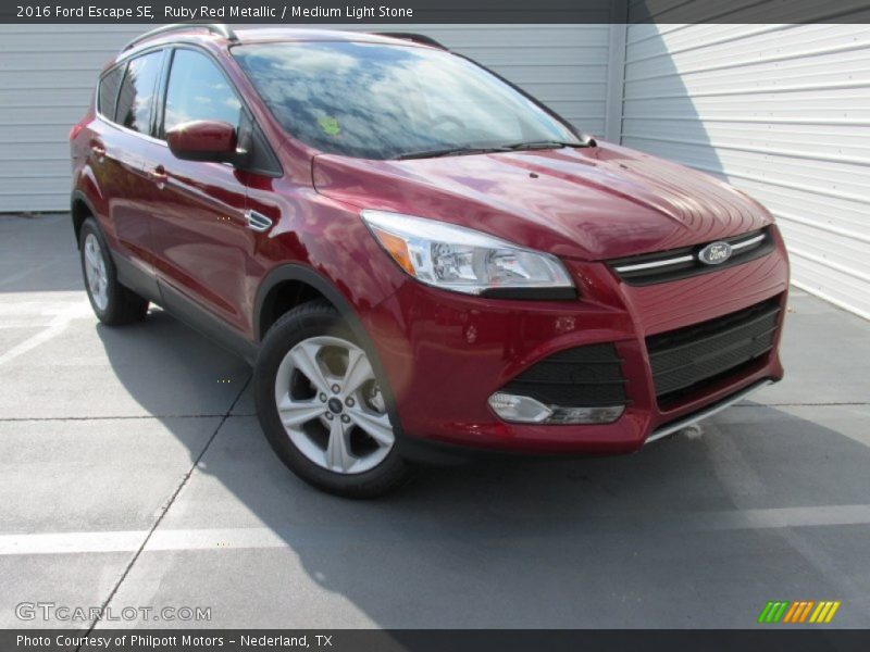 Ruby Red Metallic / Medium Light Stone 2016 Ford Escape SE