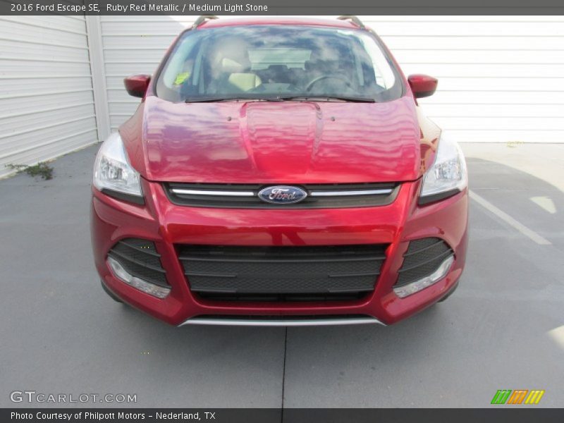 Ruby Red Metallic / Medium Light Stone 2016 Ford Escape SE