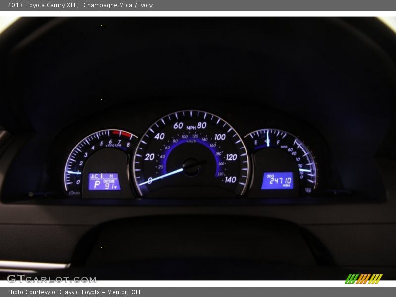 Champagne Mica / Ivory 2013 Toyota Camry XLE