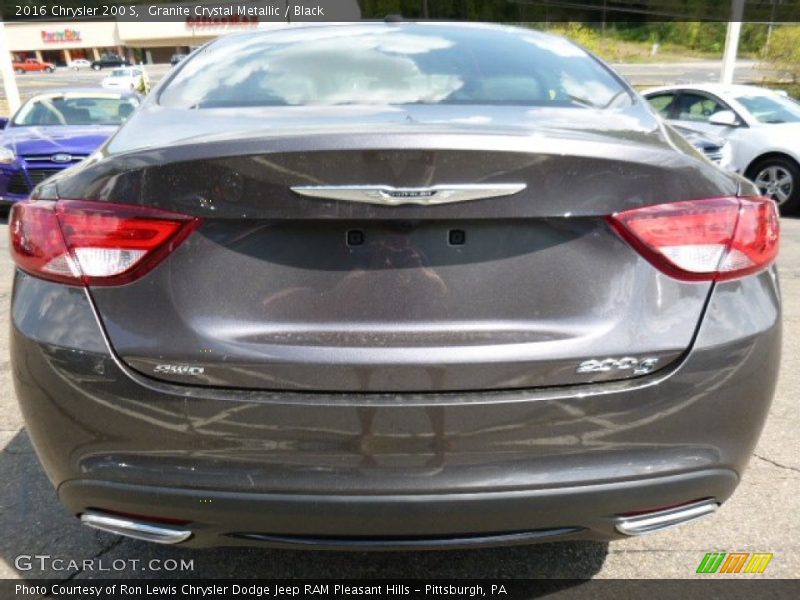 Granite Crystal Metallic / Black 2016 Chrysler 200 S