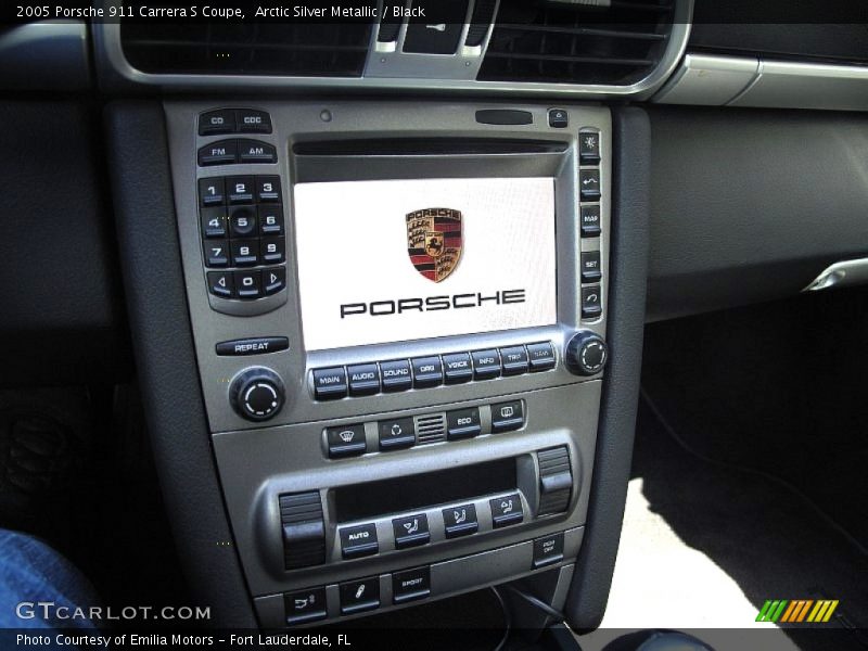 Controls of 2005 911 Carrera S Coupe