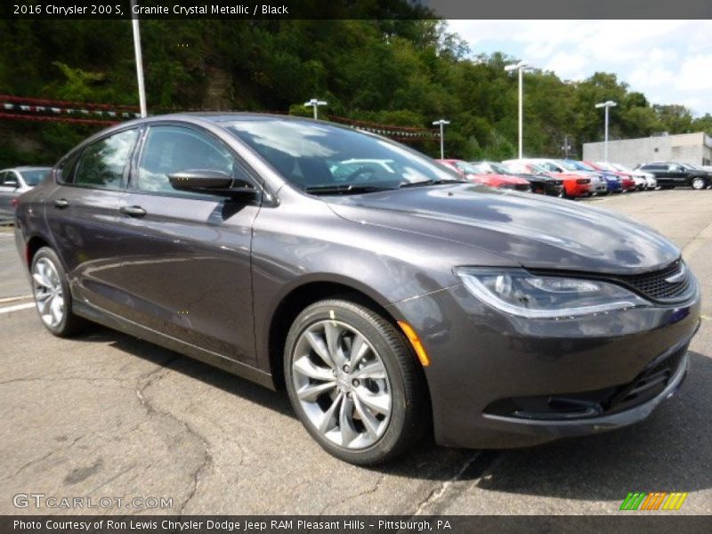 Front 3/4 View of 2016 200 S