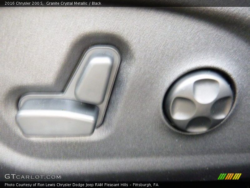 Granite Crystal Metallic / Black 2016 Chrysler 200 S