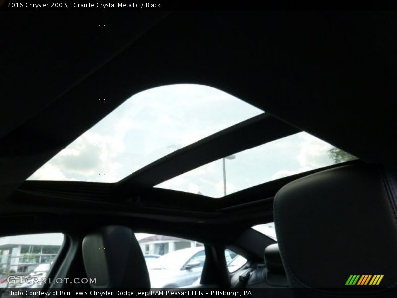 Granite Crystal Metallic / Black 2016 Chrysler 200 S