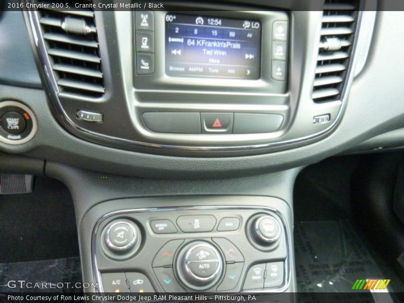 Granite Crystal Metallic / Black 2016 Chrysler 200 S