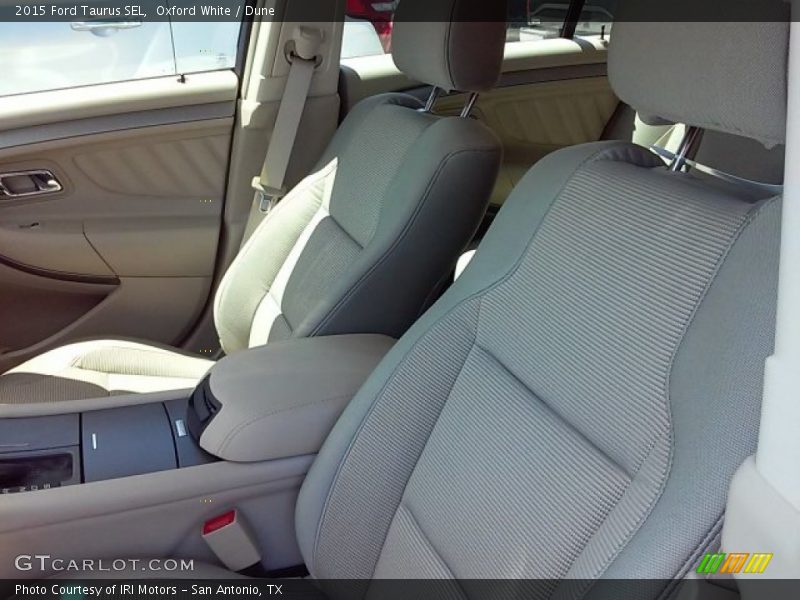 Oxford White / Dune 2015 Ford Taurus SEL