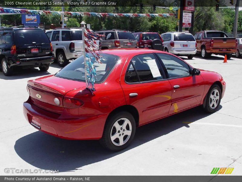 Victory Red / Graphite Gray 2005 Chevrolet Cavalier LS Sedan