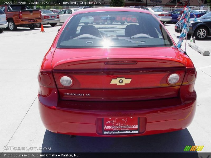 Victory Red / Graphite Gray 2005 Chevrolet Cavalier LS Sedan
