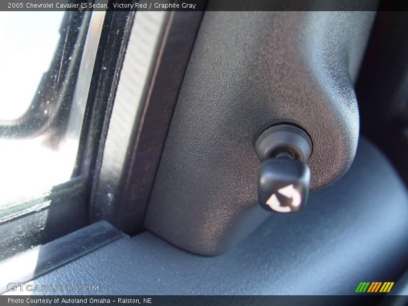 Victory Red / Graphite Gray 2005 Chevrolet Cavalier LS Sedan