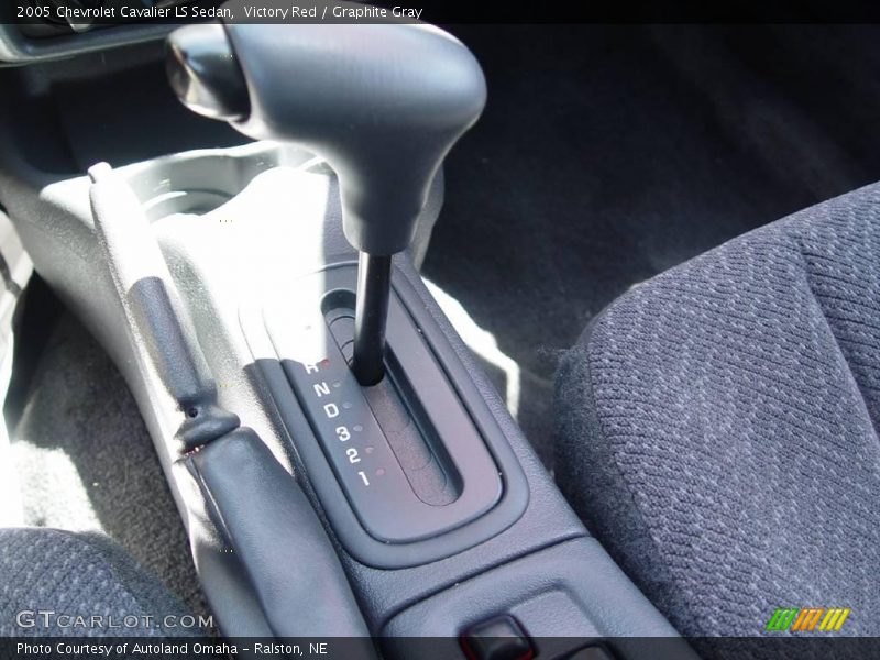 Victory Red / Graphite Gray 2005 Chevrolet Cavalier LS Sedan