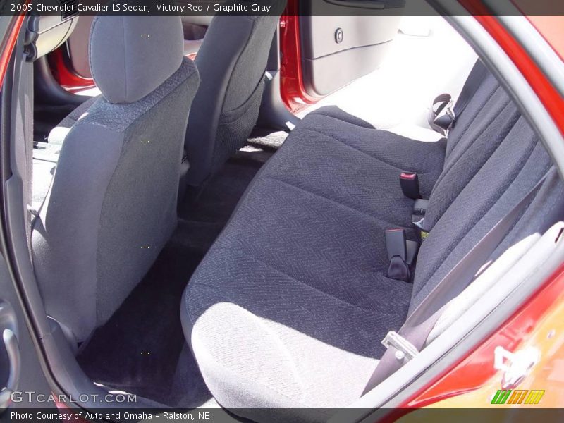 Victory Red / Graphite Gray 2005 Chevrolet Cavalier LS Sedan