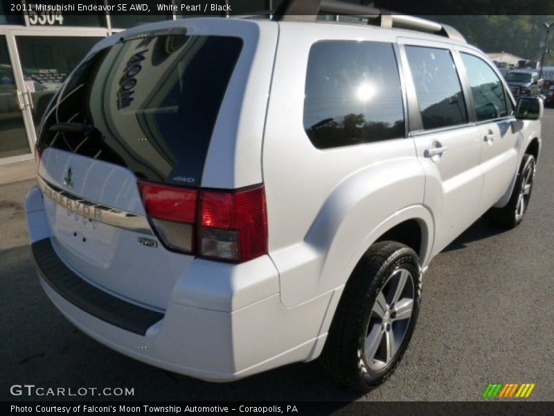 White Pearl / Black 2011 Mitsubishi Endeavor SE AWD
