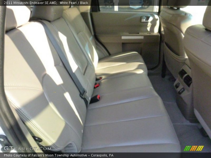 White Pearl / Black 2011 Mitsubishi Endeavor SE AWD