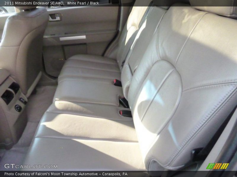 White Pearl / Black 2011 Mitsubishi Endeavor SE AWD