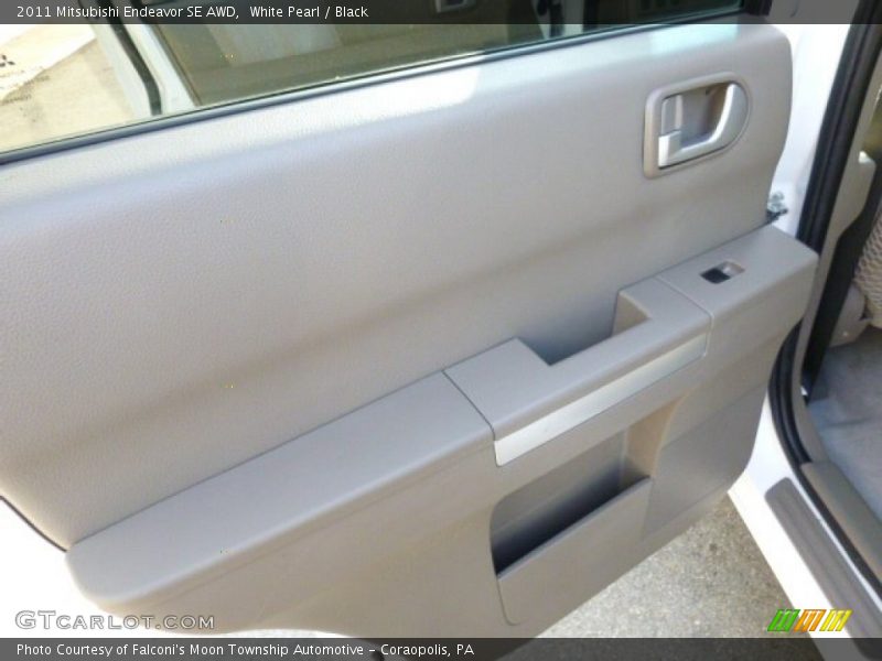 White Pearl / Black 2011 Mitsubishi Endeavor SE AWD