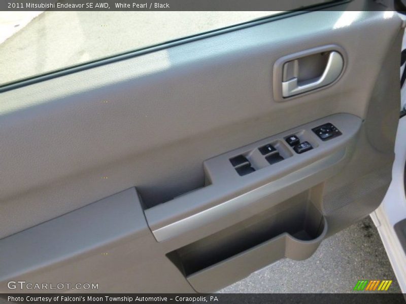 White Pearl / Black 2011 Mitsubishi Endeavor SE AWD