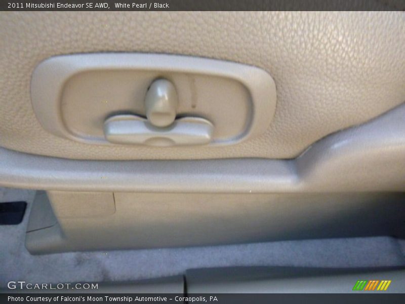 White Pearl / Black 2011 Mitsubishi Endeavor SE AWD