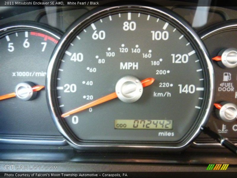 White Pearl / Black 2011 Mitsubishi Endeavor SE AWD