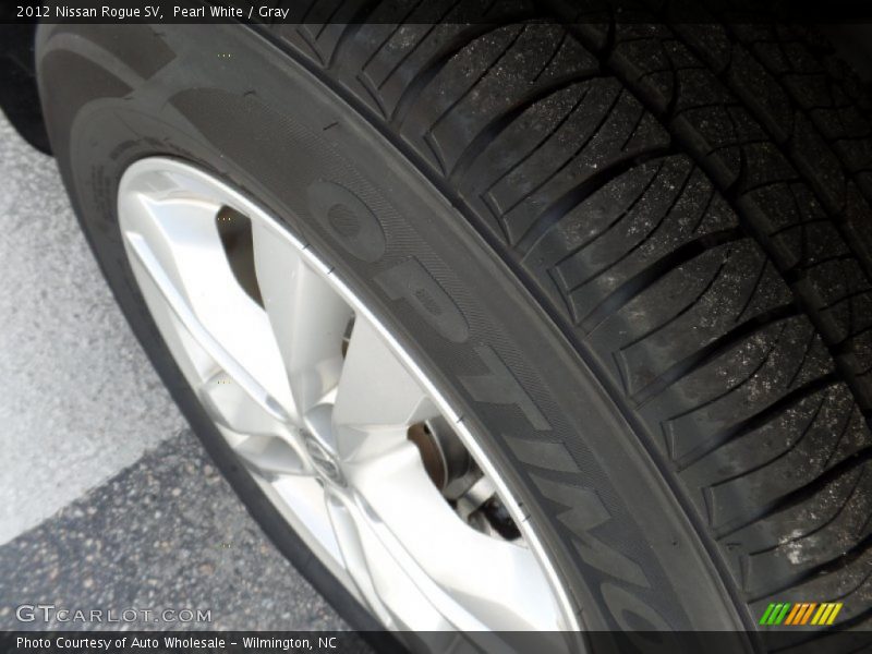 Pearl White / Gray 2012 Nissan Rogue SV