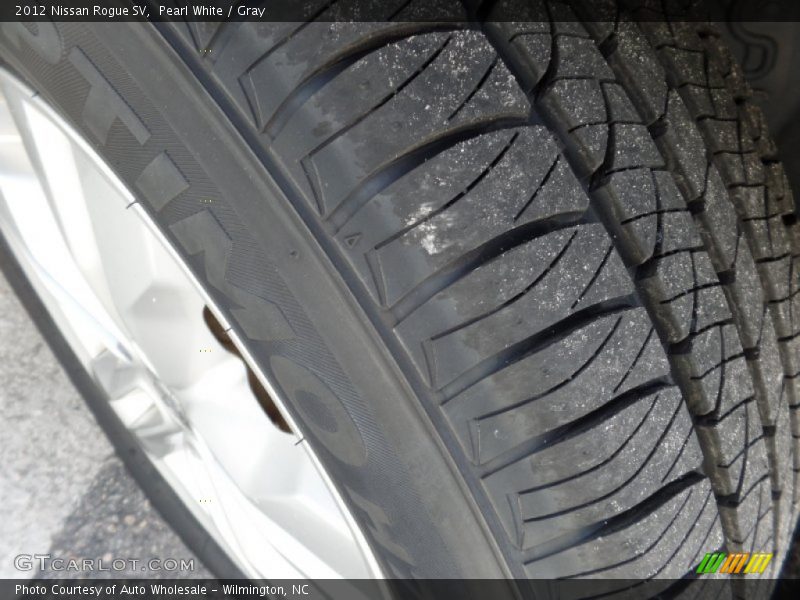 Pearl White / Gray 2012 Nissan Rogue SV
